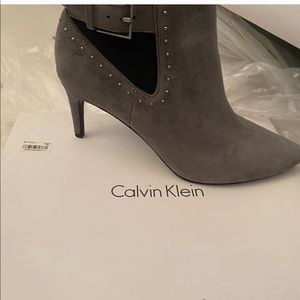🔥🔥 comfortable Never Worn Calvin Klein Booties